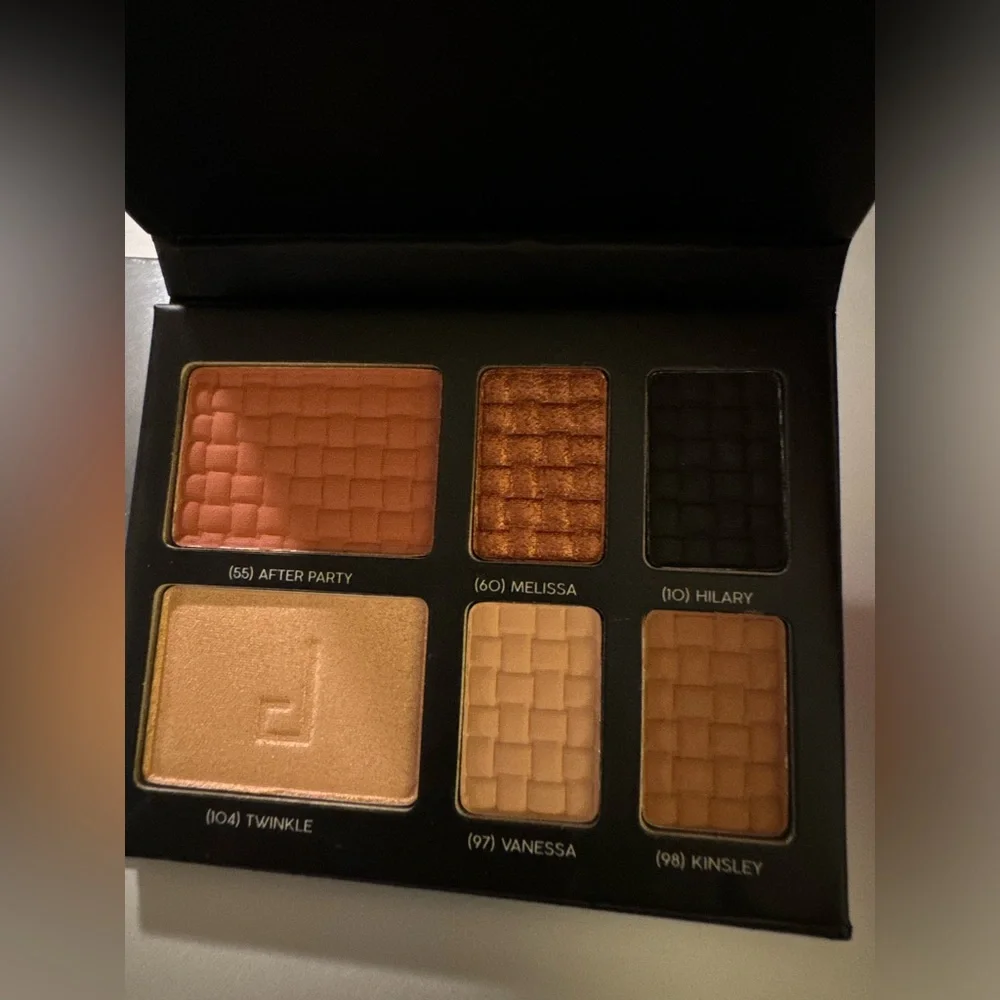 ☘️ Doucce New On The Go Makeup Palette Eyeshadows Highlighter & Blush - Picture 3 of 9